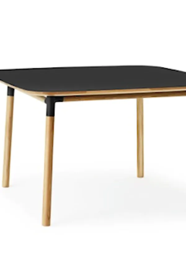 Riktigt fin ekbord 2025 från Normann Copenhagen.