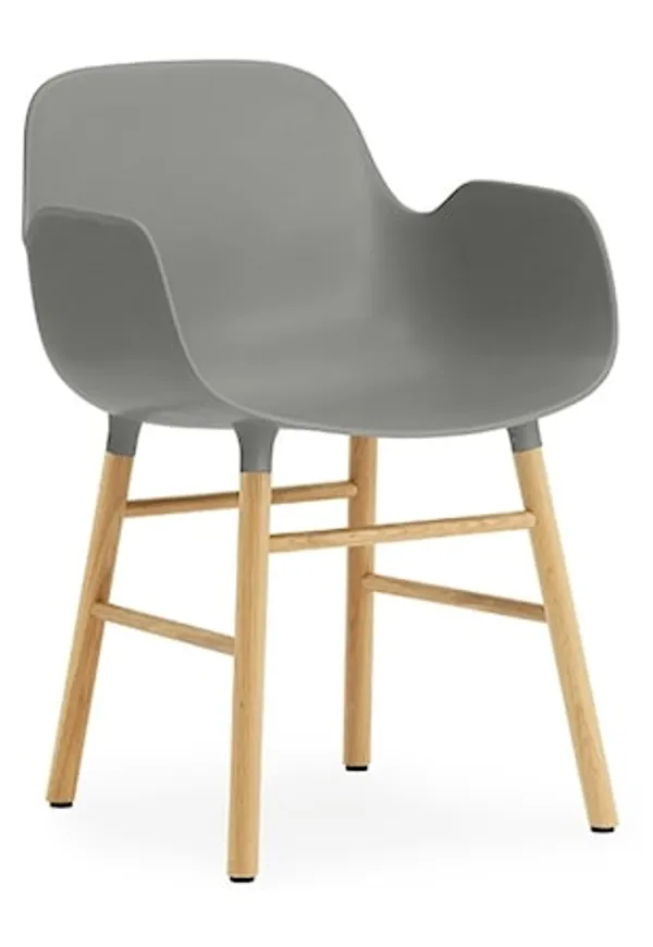 Riktigt fin grå stol 2025 från Normann Copenhagen.