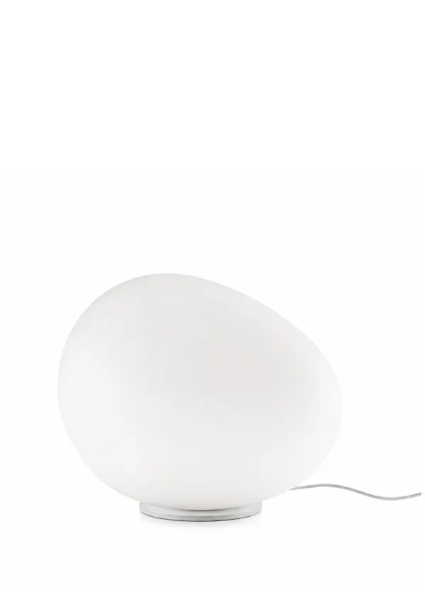 Vacker vit lampa 2026 från Foscarini.