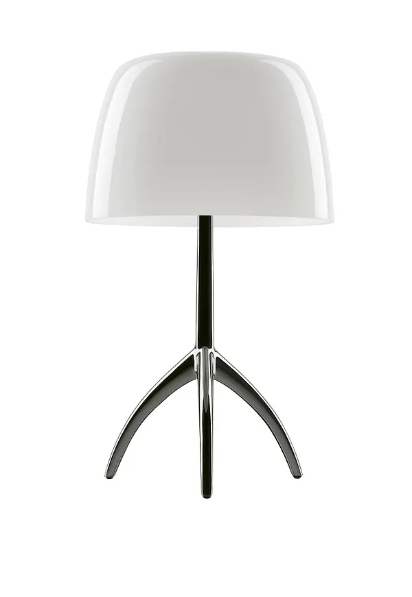 Trendig skrivbordslampa i vit färg gjord i aluminium.