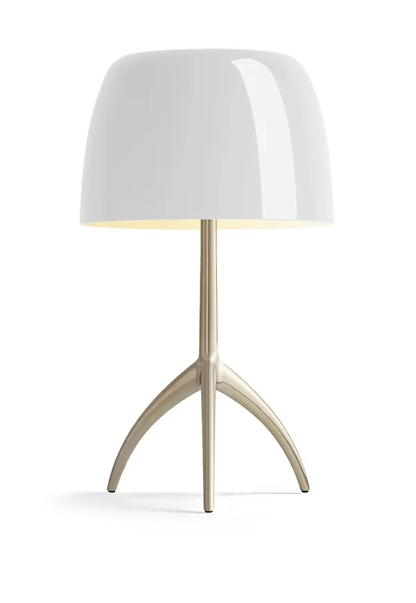 Vit Foscarini-skrivbordslampa i stilriktig modell.
