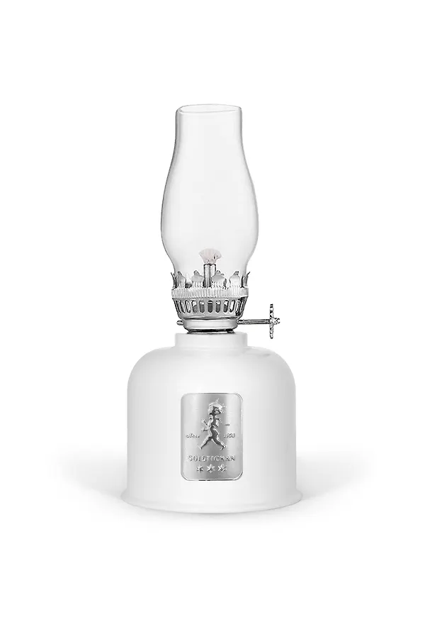 Stilriktig fotogenlampa 2024 från Solstickan.