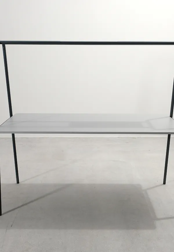 Stilren skrivbord 2025 från Four Design.