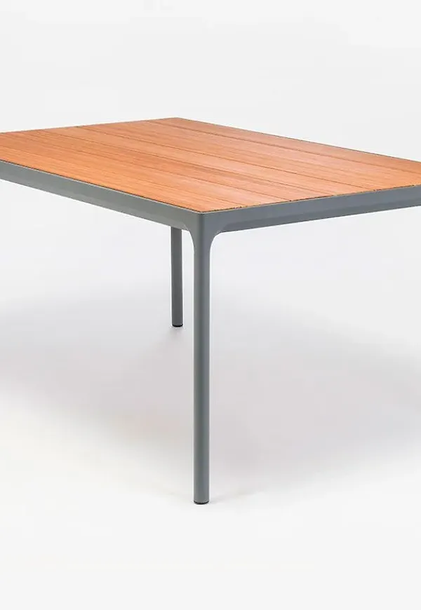 Riktigt fin grå aluminiumbord 2025 från Houe.