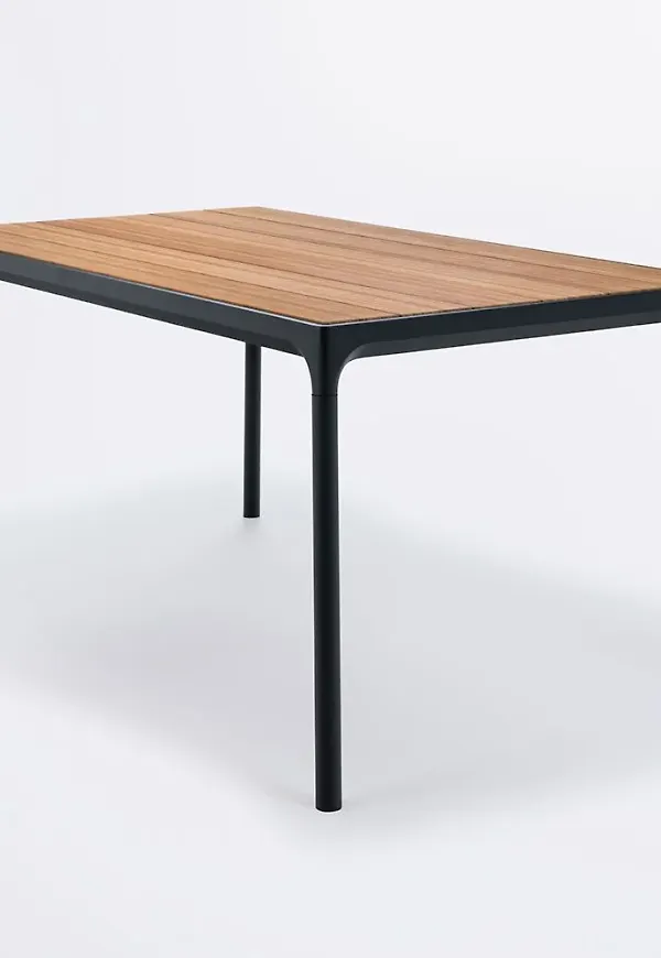 Exklusiv bord som passar bra vid många olika tillfällen.