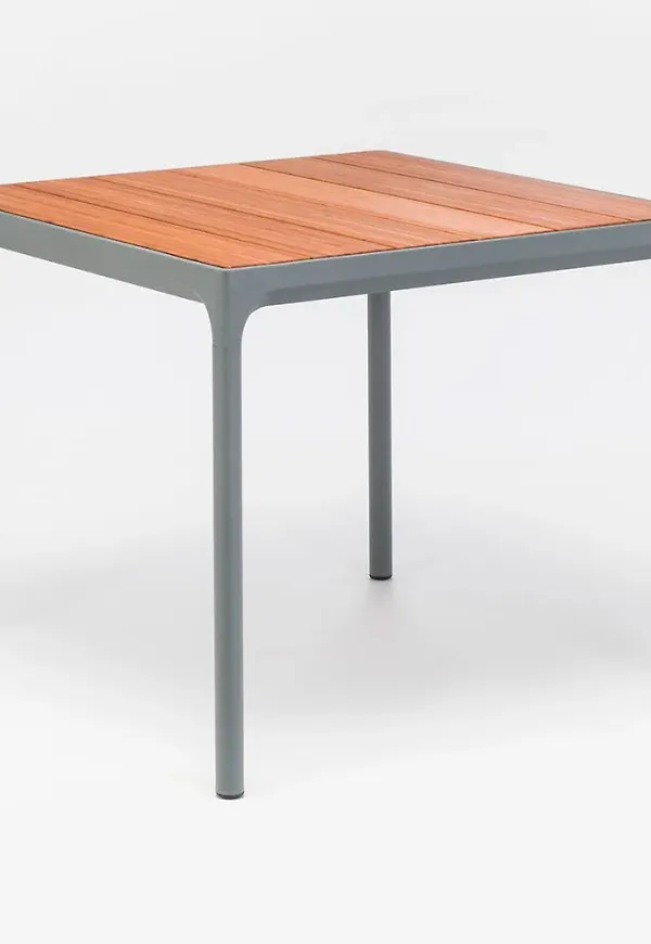 Söt matbord i aluminium från Houe.