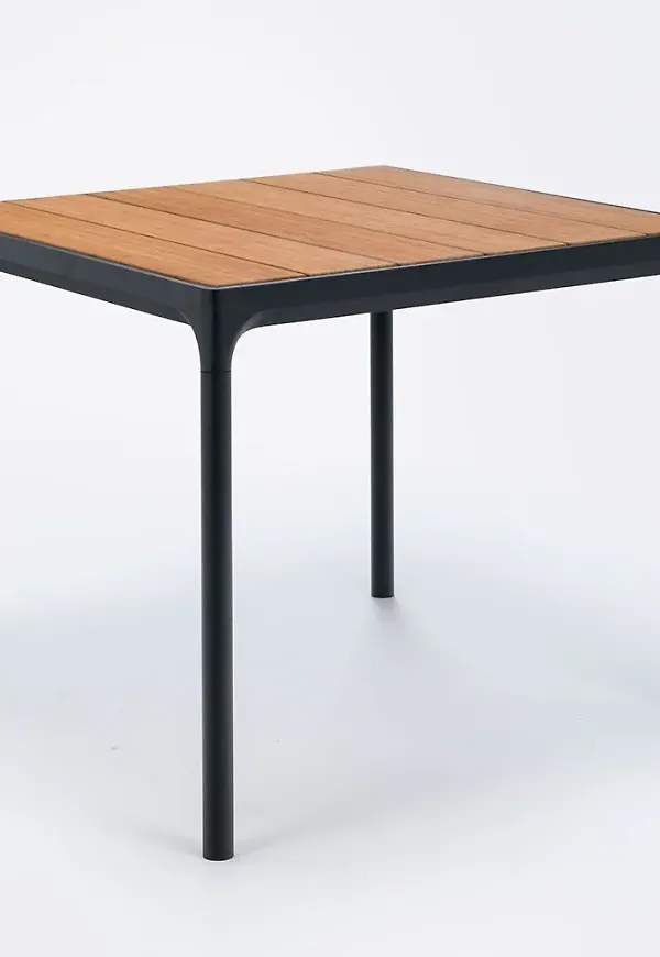 Elegant aluminiumbord 2025 från Houe.