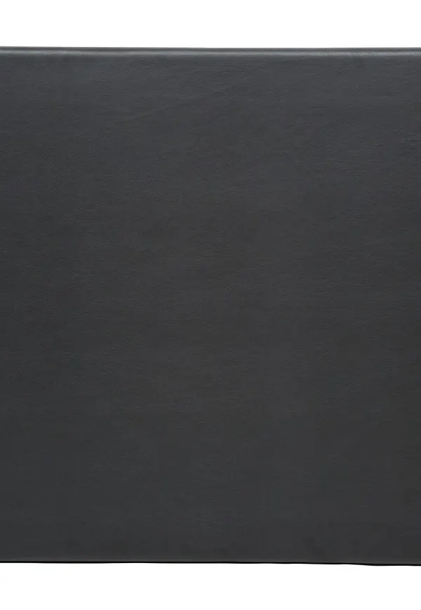 Cool Säng som passar bra vid många olika tillfällen.