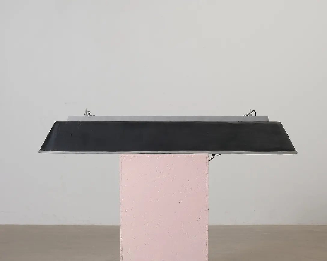 Riktigt fin svart lampa i aluminium från No brand.