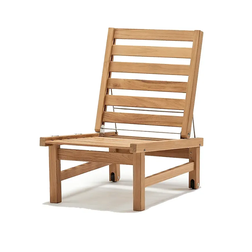 Snygg fåtölj i teak från Fri Form.