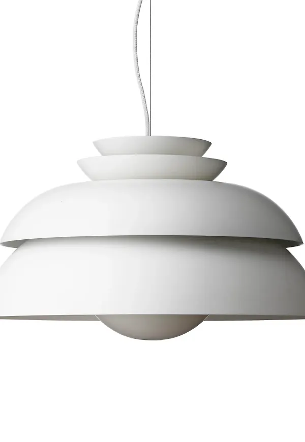 Vit Fritz Hansen-lampa i smickrande modell.