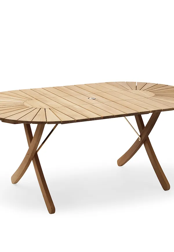 Fin brun bord 2026 från Fritz Hansen.