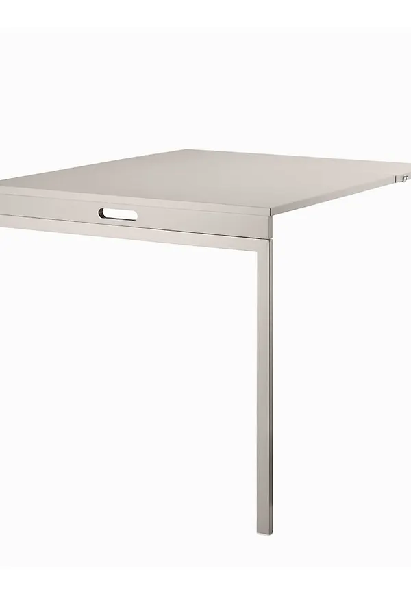 Härlig fällbord 2024 från String Furniture.