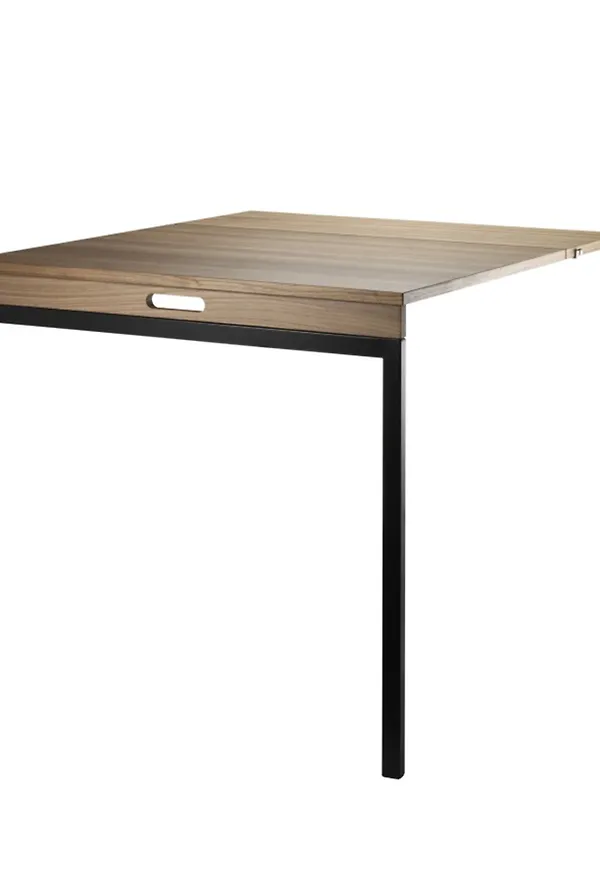 Otroligt fin fällbord i valnöt från String Furniture.