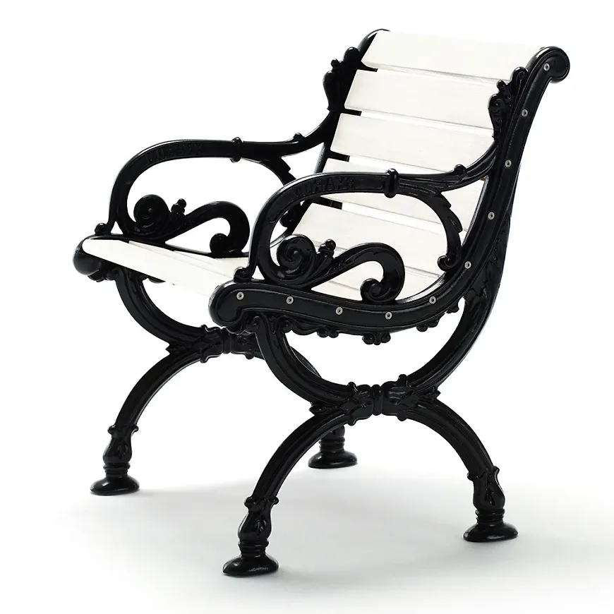 Stilriktig fåtölj 2025 från Byarums Bruk.