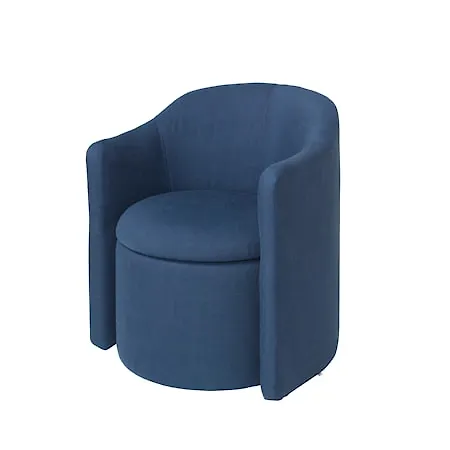 Härlig blå fåtölj 2025 från Broste Copenhagen.