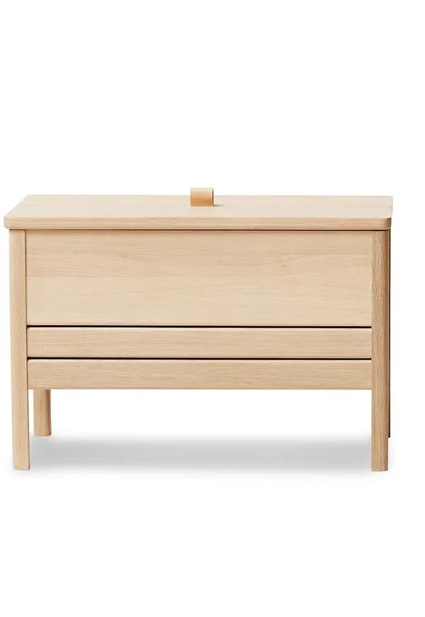 Otroligt fin Hylla som passar bra vid många olika tillfällen.