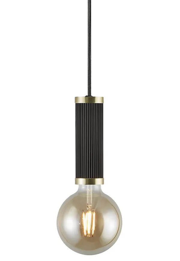 Modern Lampa som passar bra vid många olika tillfällen.