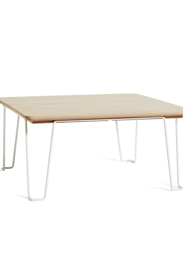 Soffbord i ek som passar perfekt till sommaren 2025!