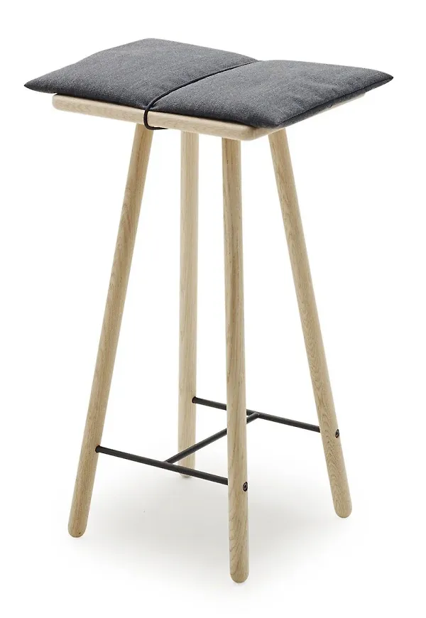 Härlig ekbord 2025 från Skagerak.