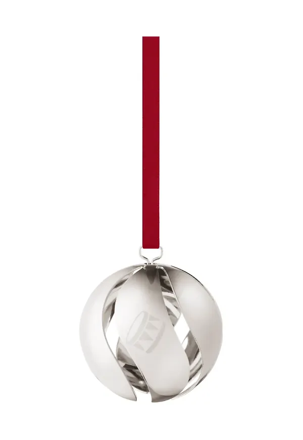 Silverfärgad Georg Jensen-julkula i härlig modell.