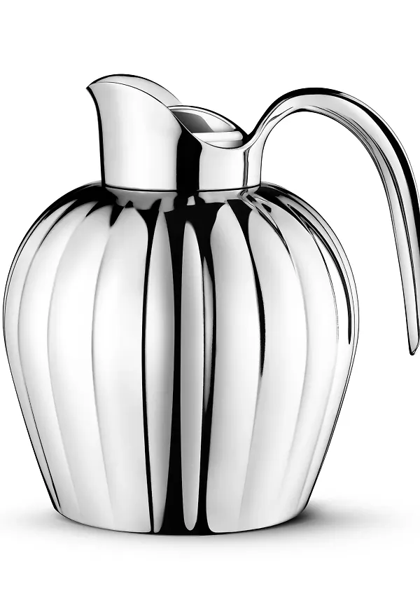 Stilren termoskanna i silverfärgade från Georg Jensen.