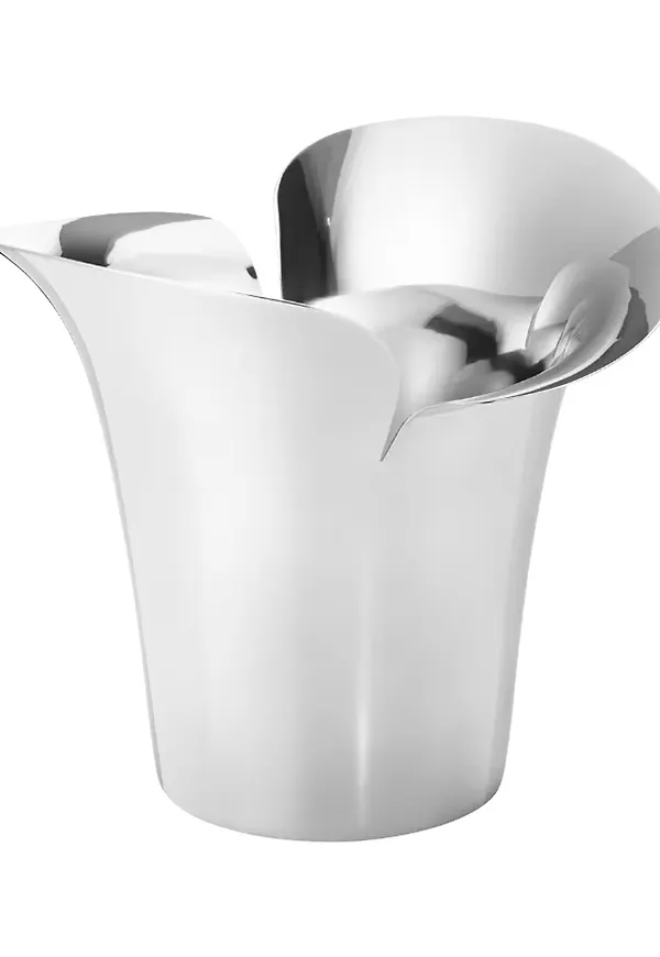 Silver Georg Jensen-blomkruka i otroligt snygg modell.