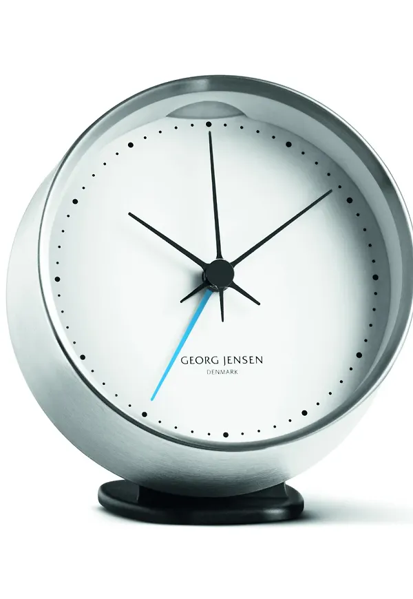 Trendig bordsklocka 2026 från Georg Jensen.