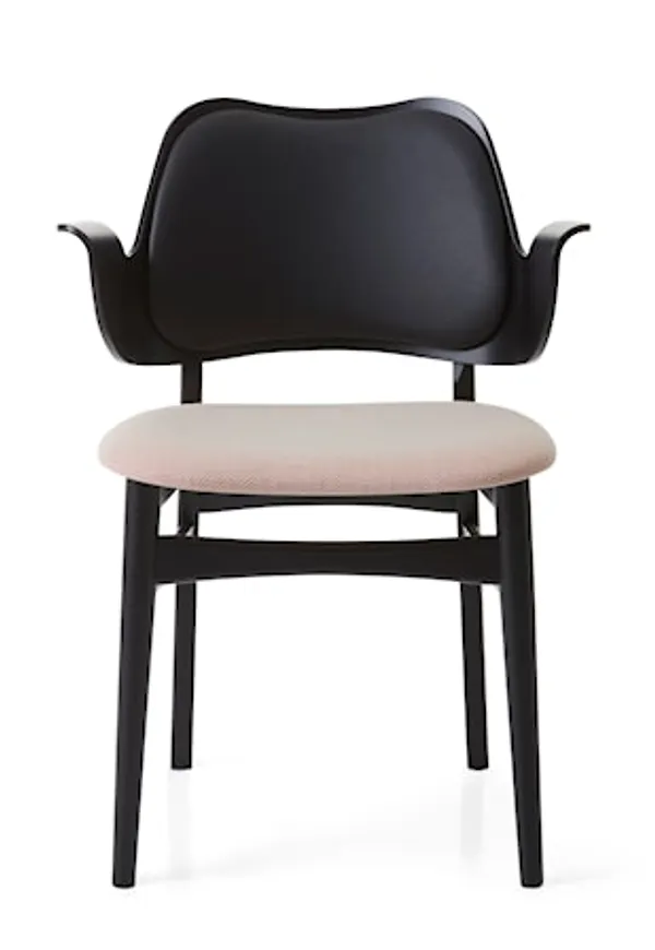 Warm Nordic stol som passar perfekt till våren 2025!