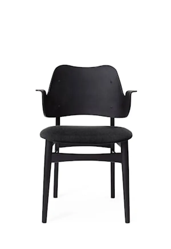 Klassisk Stol som passar bra vid många olika tillfällen.