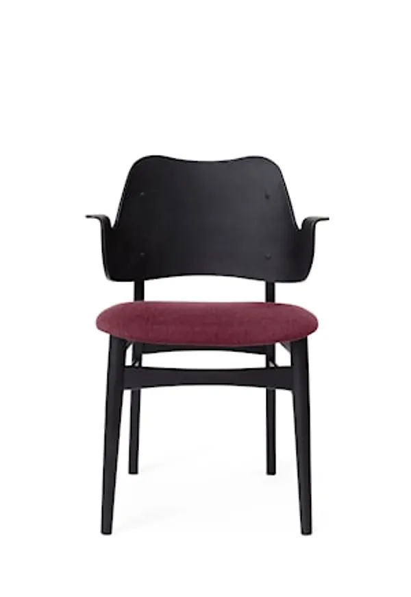 Warm Nordic stol som passar perfekt till våren 2025!