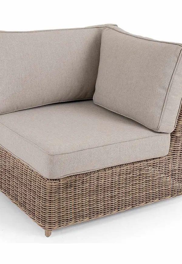 Komfortabel Fåtölj som passar bra vid många olika tillfällen.