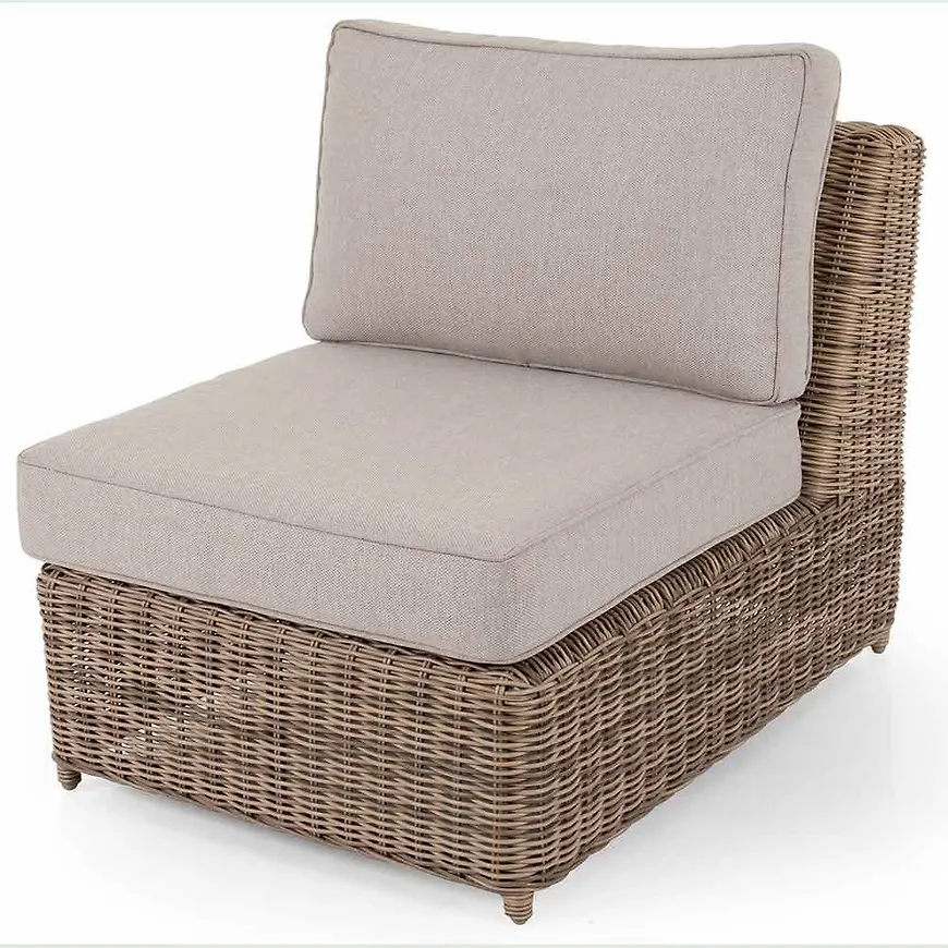 Vacker fåtölj i aluminium från Brafab.