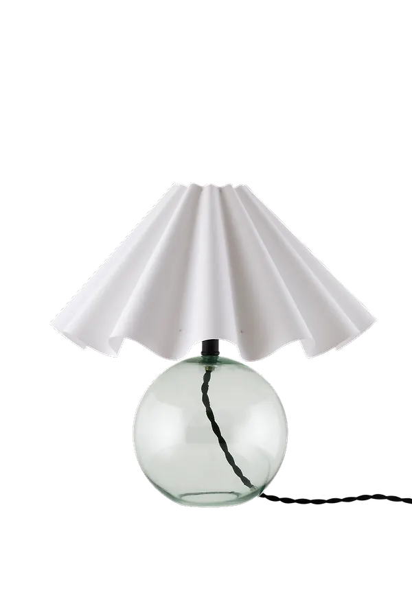 Globen Lighting bordslampa som passar perfekt till sommaren 2025!