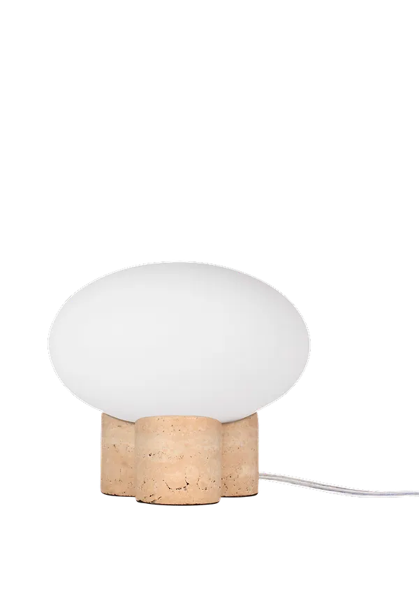 Stilriktig beige lampa 2025 från Globen Lighting.