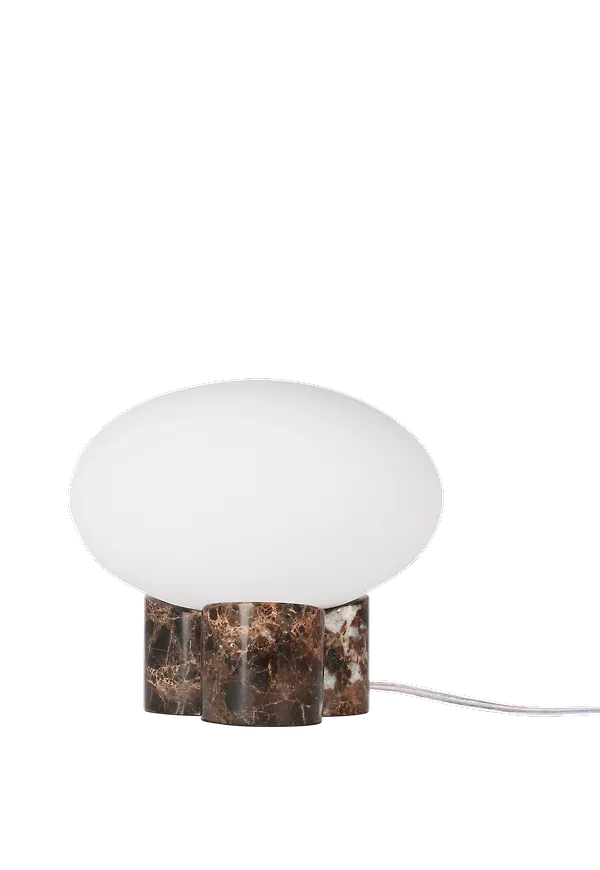 Globen Lighting bordslampa som passar perfekt till sommaren 2025!