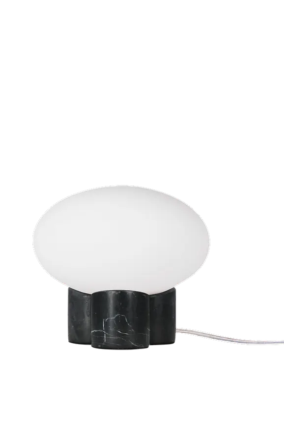 Jättesnygg bordslampa 2025 från Globen Lighting.