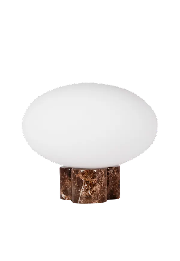 Globen Lighting bordslampa som passar perfekt till sommaren 2025!