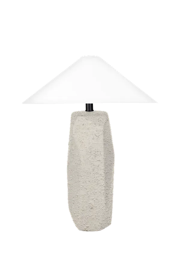 Vacker bordslampa i bomull från Globen Lighting.