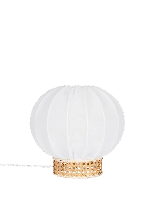 Globen Lighting bordslampa som passar perfekt till sommaren 2025!