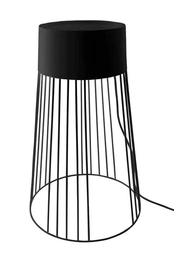 Snygg golvlampa i svart från Globen Lighting.