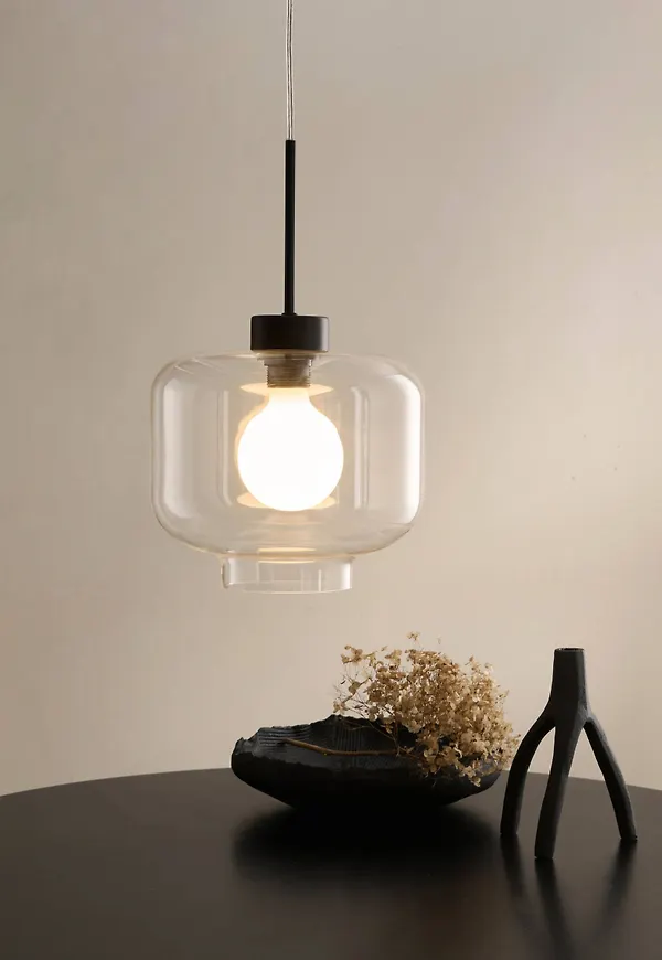 Trendig lampa 2025 från Globen Lighting.