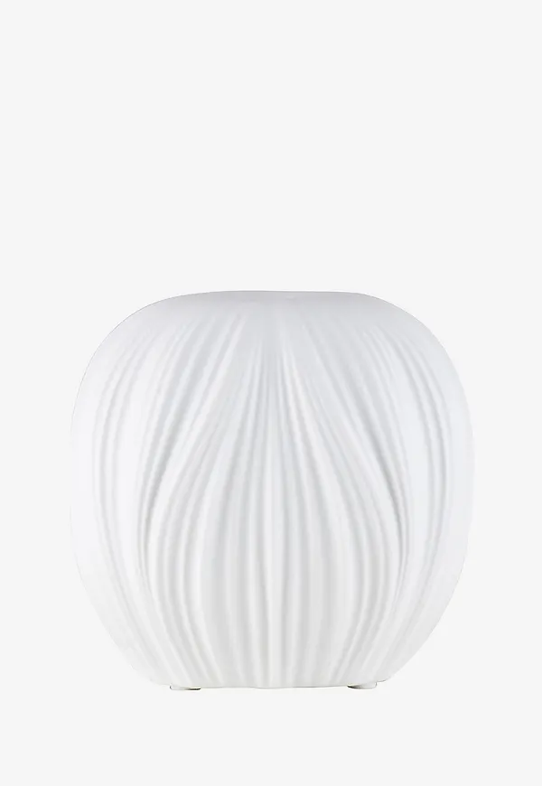 Fantastiskt fin bordslampa 2025 från Globen Lighting.