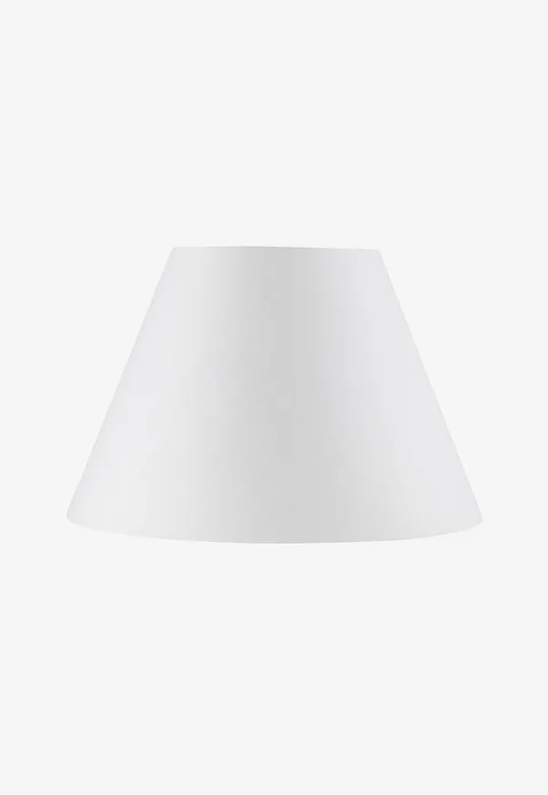 Söt vit lampa 2025 från Globen Lighting.