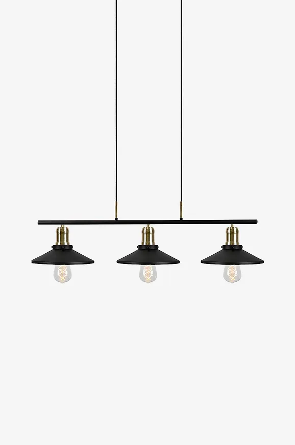 Snygg lampa i svart från Globen Lighting.