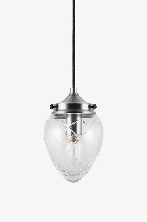 Trendig Lampa som passar bra vid många olika tillfällen.