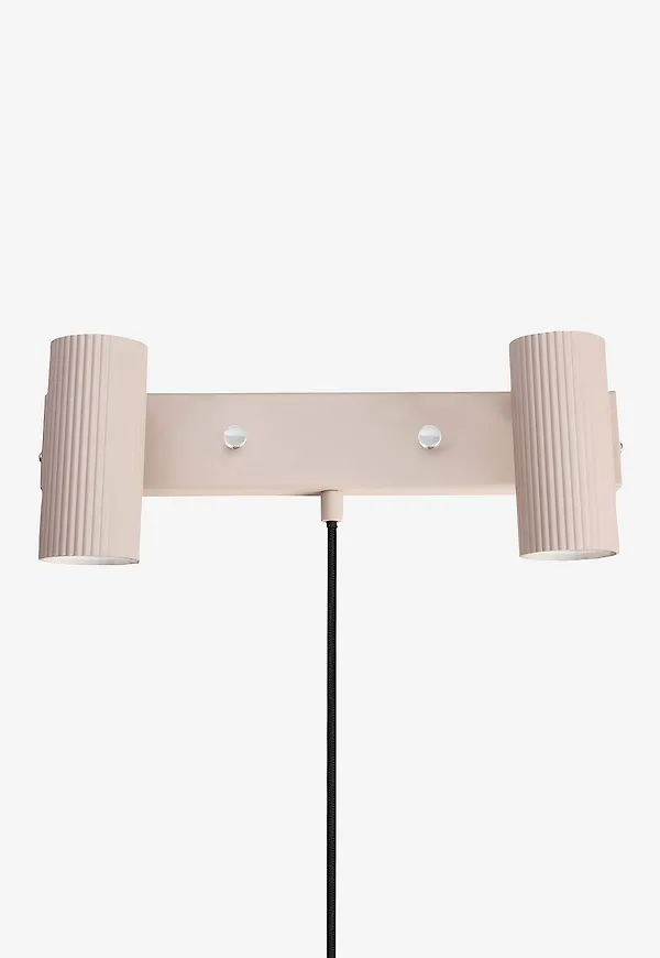 Söt beige lampa 2025 från Globen Lighting.