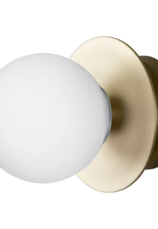 Guldfärgad Globen Lighting-vägglampa i jättefin modell.