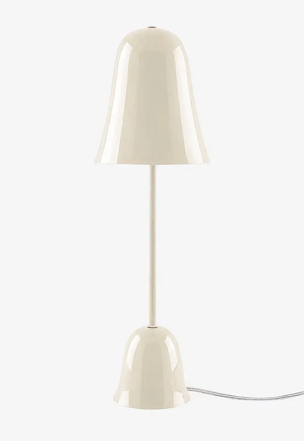 Supersnygg lampa i vitt från Globen Lighting.