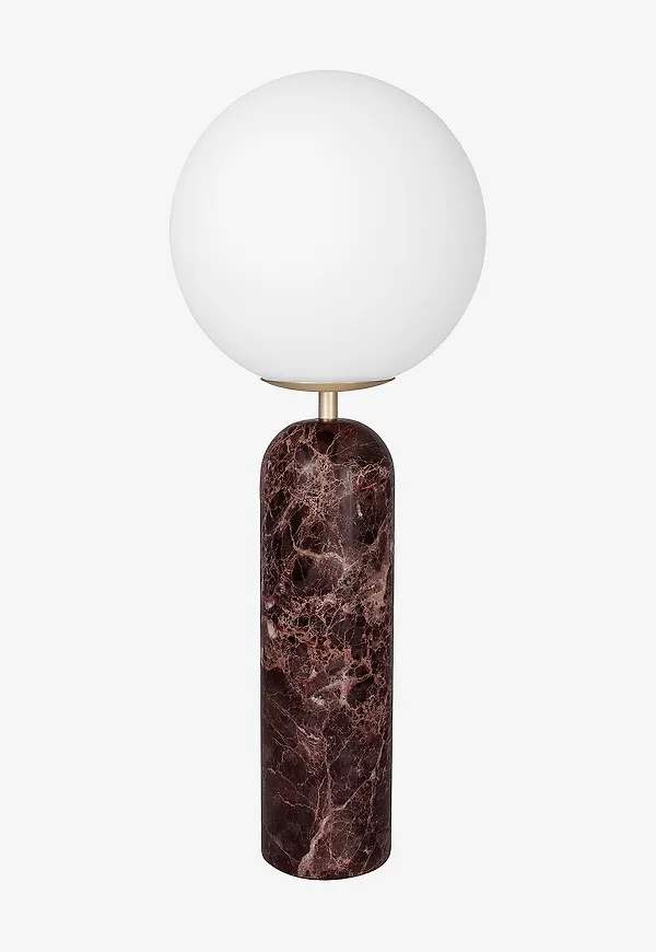 Modern Lampa som passar bra vid många olika tillfällen.